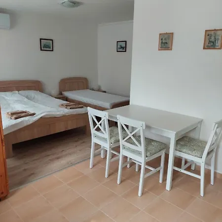 Appartamento Szent Bernat Vendeghaz *