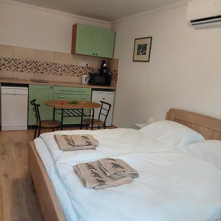 아파트 Szent Bernat Vendeghaz 베스프렘